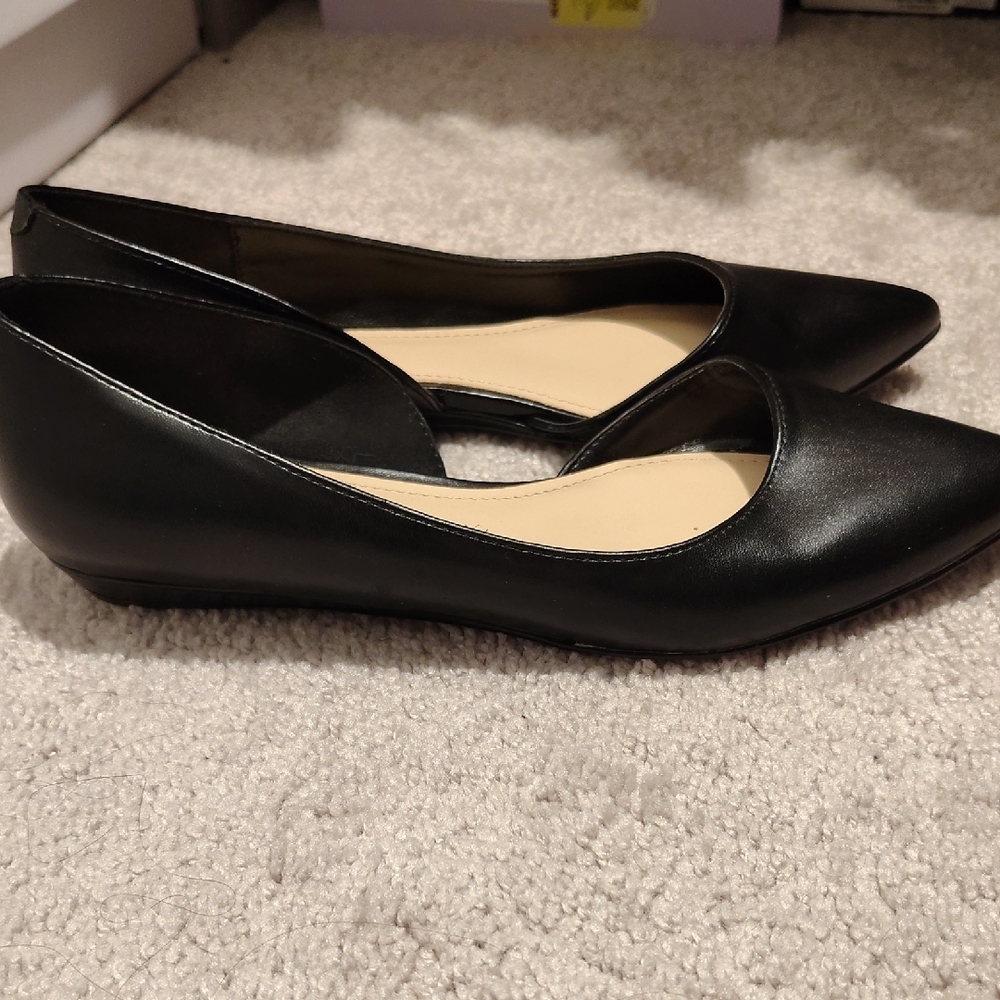 Nine West Black Pointed Flats - Picture 3 of 5